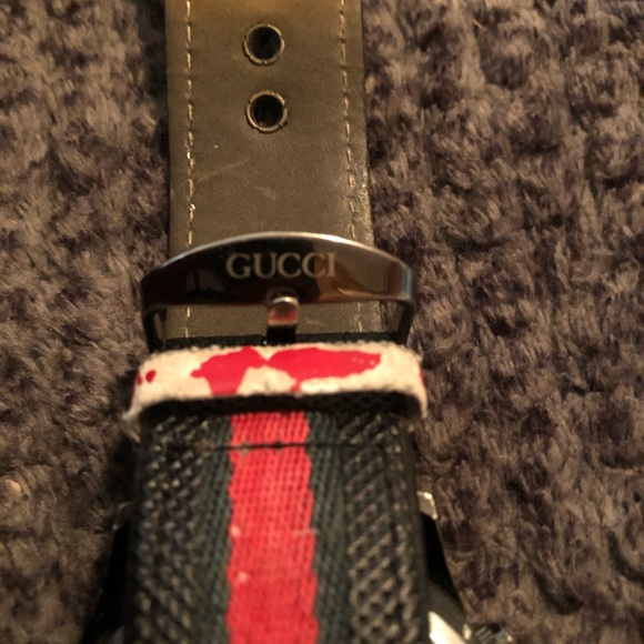 FOR SELL A GUCCI WATCH - Picture 4 of 4